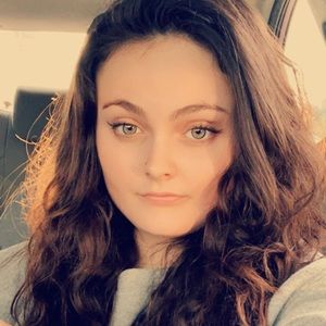 Meet your Posher, Maya